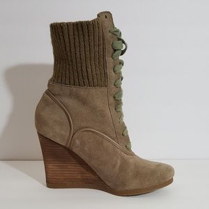 NWOB Steve Madden Sonni Suede Lace Up Wedge Boots